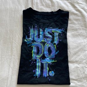 NWOT Nike dri fit short sleeve tee